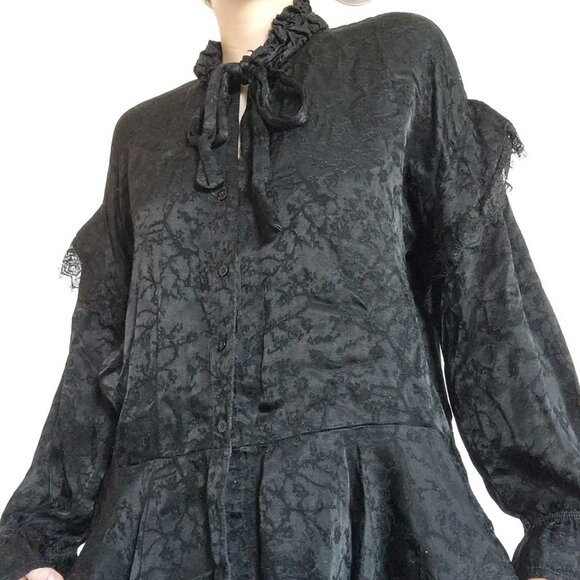 Vintage Victorian style black high neck bow shirt with puffy pirate sleeves - Picture 3 of 14